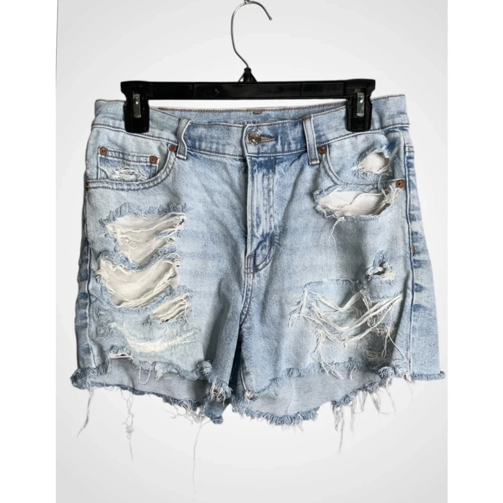 American Eagle Outfitters Strigid Ripped Relaxed Fit Light Blue Jean Shorts 4